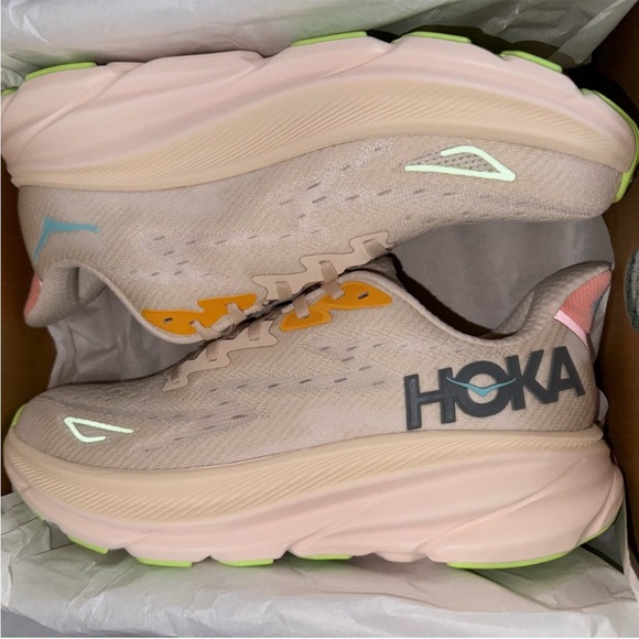 HOKA 👟🩷 Clifton 9 Vanilla Astral running shoe sneakers NWT NIB - Picture 6 of 13